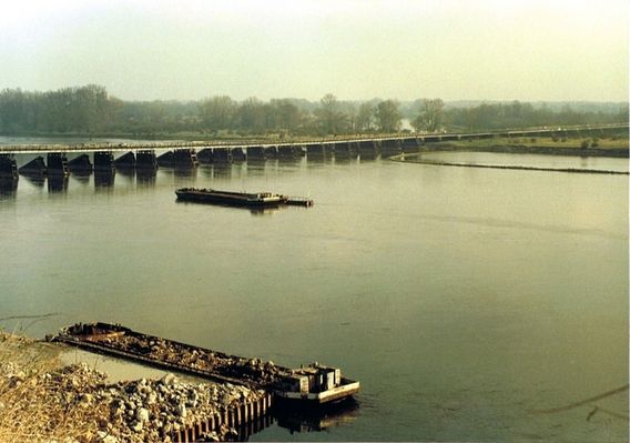 stary most w Wyszogrodzie przed rozbiórką
najdłuższy drewniany most w Europie w ostatnim roku swojego istnienia
