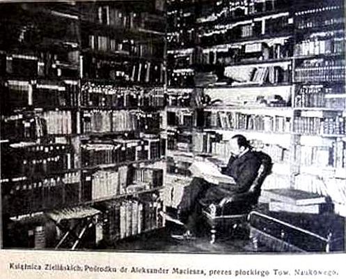dr Aleksander Maciesza prezes Płockiego Towarzystwa Naukowego
w Książnicy Zielińskich 
Słowa kluczowe: dr Aleksander Maciesza prezes Płockiego Towarzystwa Naukowego