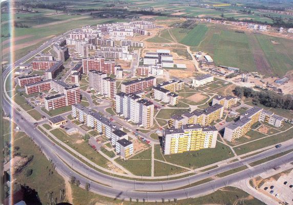 Podolszyce Północ  ok. 1991r.
fot. Tomasz J. Gałązka
z wydawnictwa TNP Tomasz J. Gałązka - Tadeusz Kowalewski pt. "Płock"
znalezione na niemieckiej stronie familijnej
Słowa kluczowe: Podolszyce Północ historia 1991r.