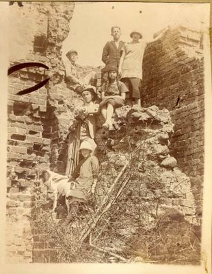 Mur Kazimierzowski w Płocku
lata 20-ste XX w.
Słowa kluczowe: mur kazimierzowski