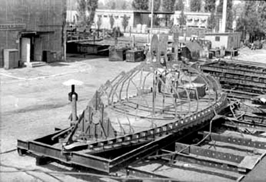 w Stoczni Rzecznej w Płocku, 1988r.
historia budowy jachtu morskiego s/y HOORN znaleziona w Internecie 
