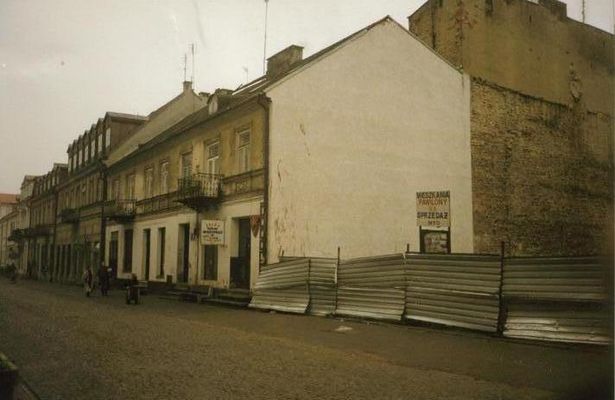 Grodzka bez pasażu
Fragment ul. Grodzkiej przed budową pasażu Grodzkiego (koniec XX w)
Słowa kluczowe: Grodzka pasaż Grodzki