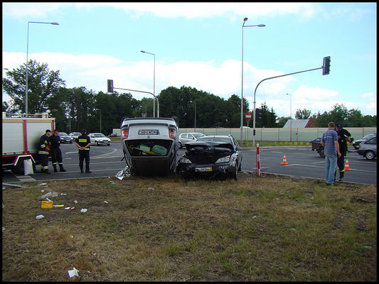 Fotoprzestroga
Wypadek na rondzie Wojska Polskiego 14-06-2008
Słowa kluczowe: wypadek rondo