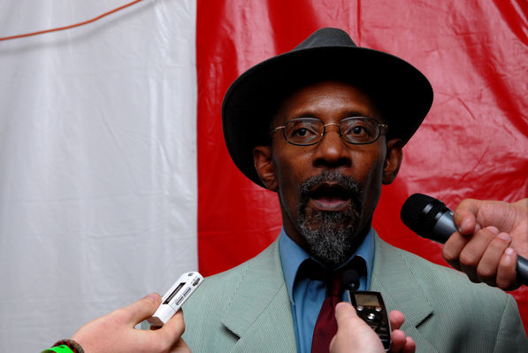 Linton Kwesi Johnson Reggaeland 2008
Reggaeland 2008

Słowa kluczowe: Linton Kwesi Johnson Reggaeland 2008
