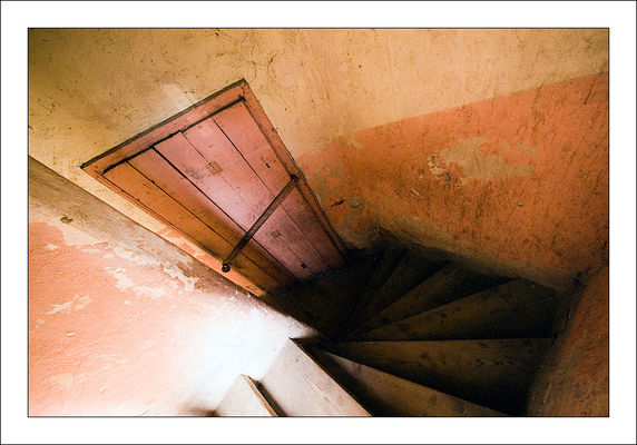 Od środka...
Jedna z kamienic ul. Tumskiej
Słowa kluczowe: tumska