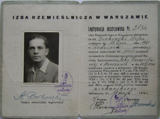 Stefan Borkowski - legitymacja
zapraszam i zachęcam do przeczytania krótkiego artykułu 'Historia piekarni w Borowiczkach' - [url]http://www.plock24.pl/fusion/readarticle.php?article_id=75[/url]
Słowa kluczowe: Borowiczki Borkowski legitymacja piekarz piekarnia