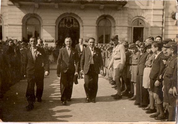 Władze miasta Płocka 1945 lub 1946. Po prawej ówczesny prezydent Franciszek Kozłowski
