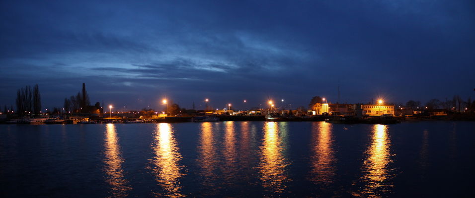 Na rybkach...
Słowa kluczowe: port, stocznia noc