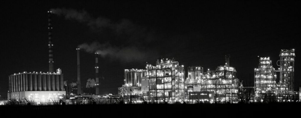 "Ozdoba" miasta
Słowa kluczowe: noc kombinat orlen