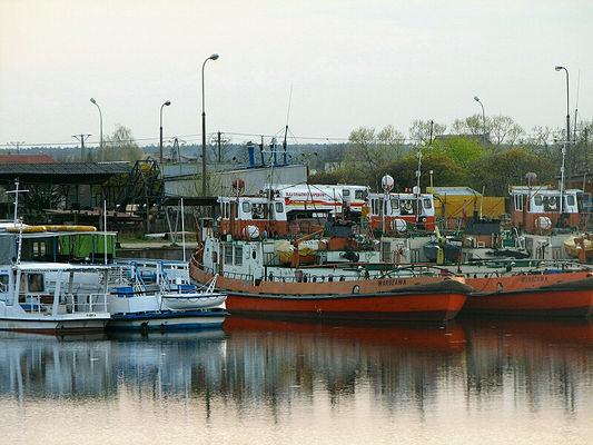 Płocki port
Słowa kluczowe: port stocznia