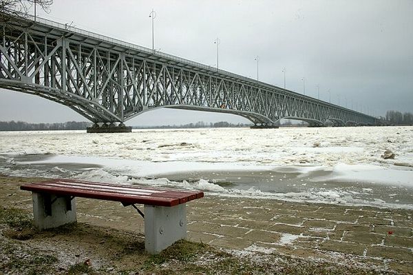 01.01.2010
Słowa kluczowe: wisła rzeka zima most