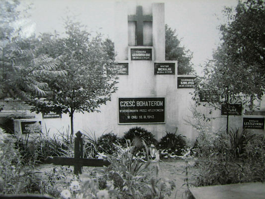 Pomnik 
Bodzanów cmentarz
Słowa kluczowe: bodzanów pomnik 