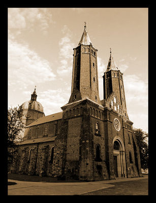 Bazylika katedralna
Fota o zachodzie słońca z 9 czerwca '09 r.
Słowa kluczowe: katedra bazylika tumy wzgórze tumskie katedralna