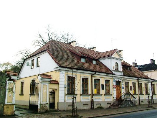 Dom Władysława Broniewskiego
Front domu
