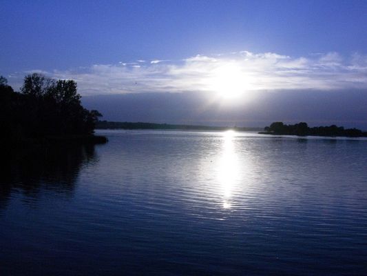 Widok na Wisłę z mostu w Biskupicach
