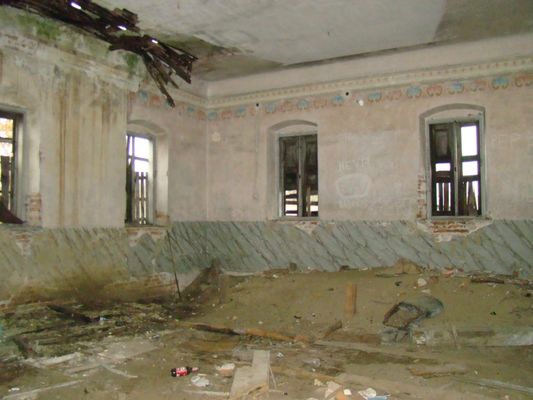 Wnętrze kościoła ewangelickiego - Nowe Wymyśle.
Zrujnowane wnętrze kościoła.
