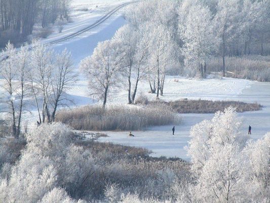 Łyżwiarze na Sobótce
Latem Sobótka stanowi kąpielisko (dla niewybrednych), a zimą bywa lodowiskiem (dla ryzykantów)
Słowa kluczowe: Sobótka zima łyżwy