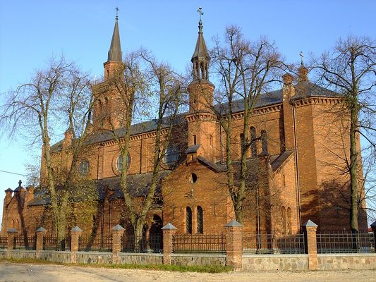 Kościół pw. Św. Benedykta w Radziwiu
Trochę od tyłu, trochę z boku.
Słowa kluczowe: kościół Radziwie Benedykt