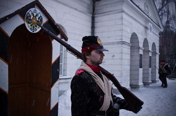 Warta przed odwachem
Inscenizacja ataku na odwach przygotowana z okazji 150. rocznicy Powstania Styczniowego.
Słowa kluczowe: odwach rekonstrukcja powstanie