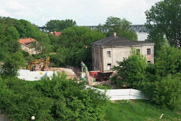 Rozbiórka
No i rozbierają historyczny płocki dom.
Słowa kluczowe: Rybaki