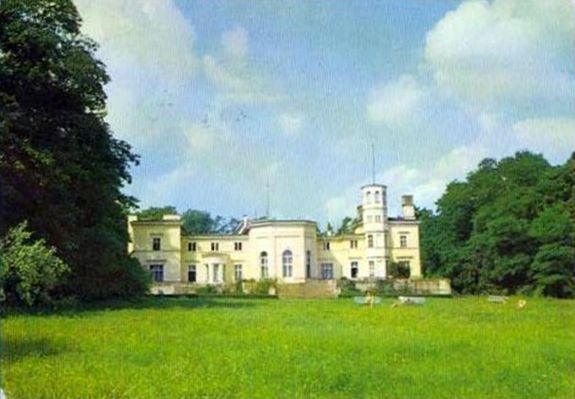 Pałac w Łącku - Dom Wypoczynkowy
lata 70/80   XX wieku
Słowa kluczowe: Pałac w Łącku - Dom Wypoczynkowy  lata 70/80   XX wieku