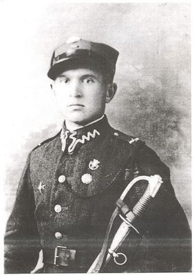 Franciszek Nanowski służył w 4. Pułku Strzelców Konnych w Płocku w latach 1933-34
Franciszek Nanowski obchodził 13 marca 2011r. swoje setne urodziny. W czasie kampanii wrześniowej został awansowany do stopnia plutonowego. Szlak bojowy zakończył na granicy rumuńskiej. Obecnie mieszka w Opolu.
Słowa kluczowe: Franciszek Nanowski  4. Pułk Strzelców Konnych  1933-34