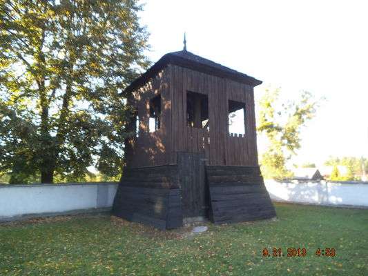 dzwonnica z XIX wieku  w Zakrzewiu Kościelnym
