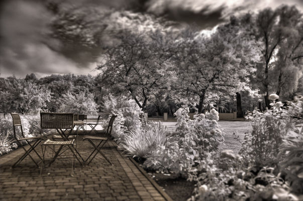 Znaleźć takie agroturystyczne odludzie latem - prawie niemożliwe, gdzieś na trasie Dun.-Gost. - zabawy w podczerwieni IR720
