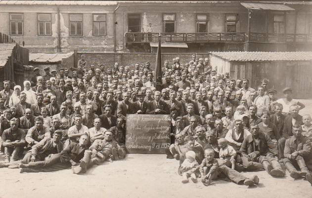 Strajk kamieniarzy 1937
Strajk kamieniarzy w Płocku 14 dni strajku okupacyjnego 24 godziny głodówki zakończony 09.07.1937
Słowa kluczowe: Strajk kamieniarzy 1937